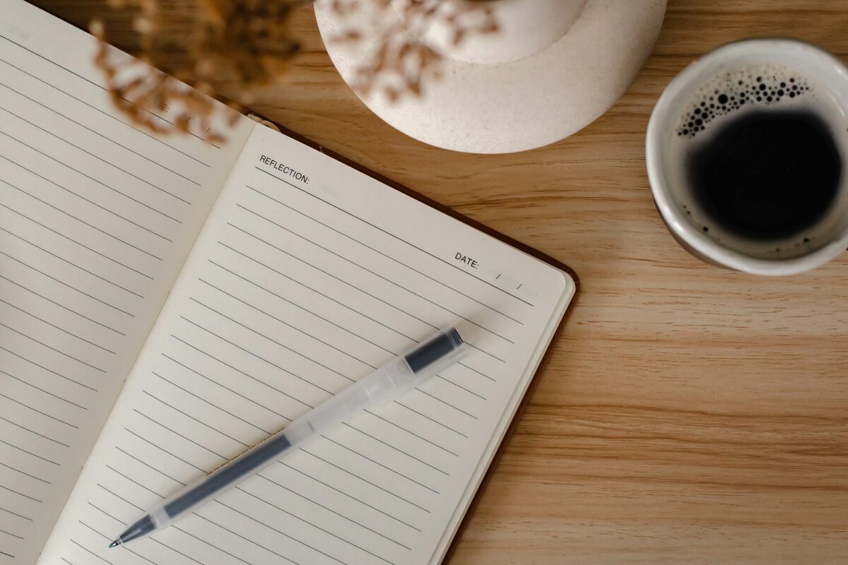 アイキャッチ画像：AI で振り返りをラクにするつもりが、見直すべきは日報の書き方だった